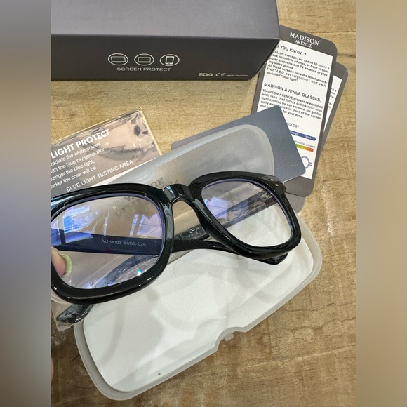 Madison Avenue blue light blocking glasses oversized Uv protection computer - Picture 2 of 16